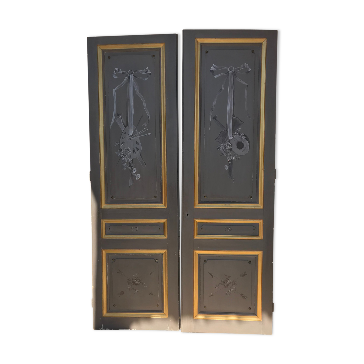 Double portes de placard peintes 1900