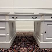 Ensemble de bureau blanc classique avec chaise de bureau