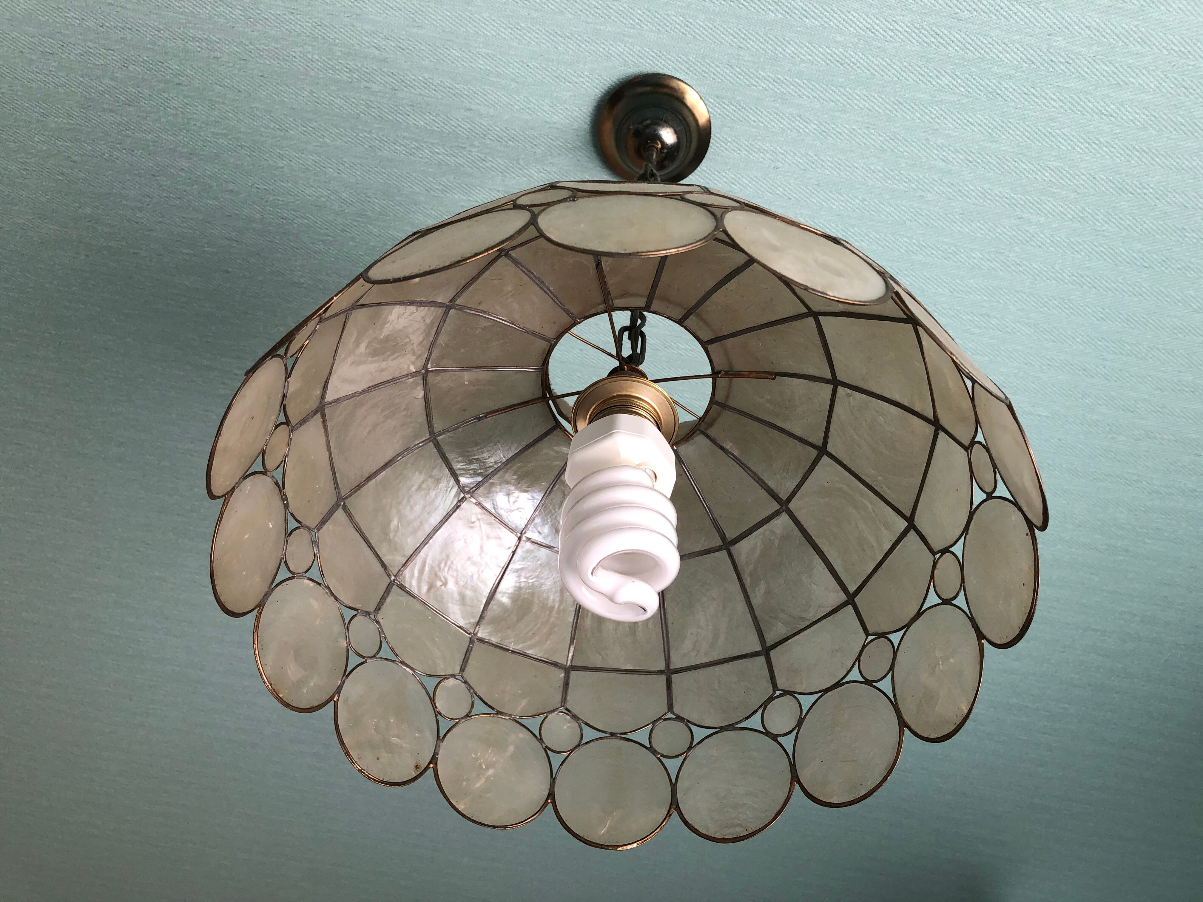Mother-of-pearl hanging lamp