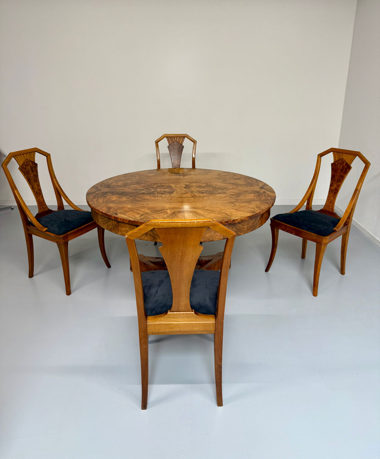 Set of 4 walnut/burl wood chairs, Art Nouveau, early 20th century