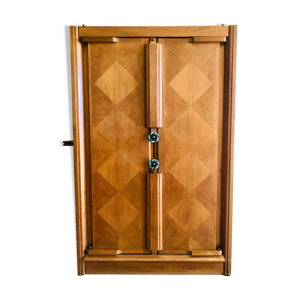 Armoire en chêne massif