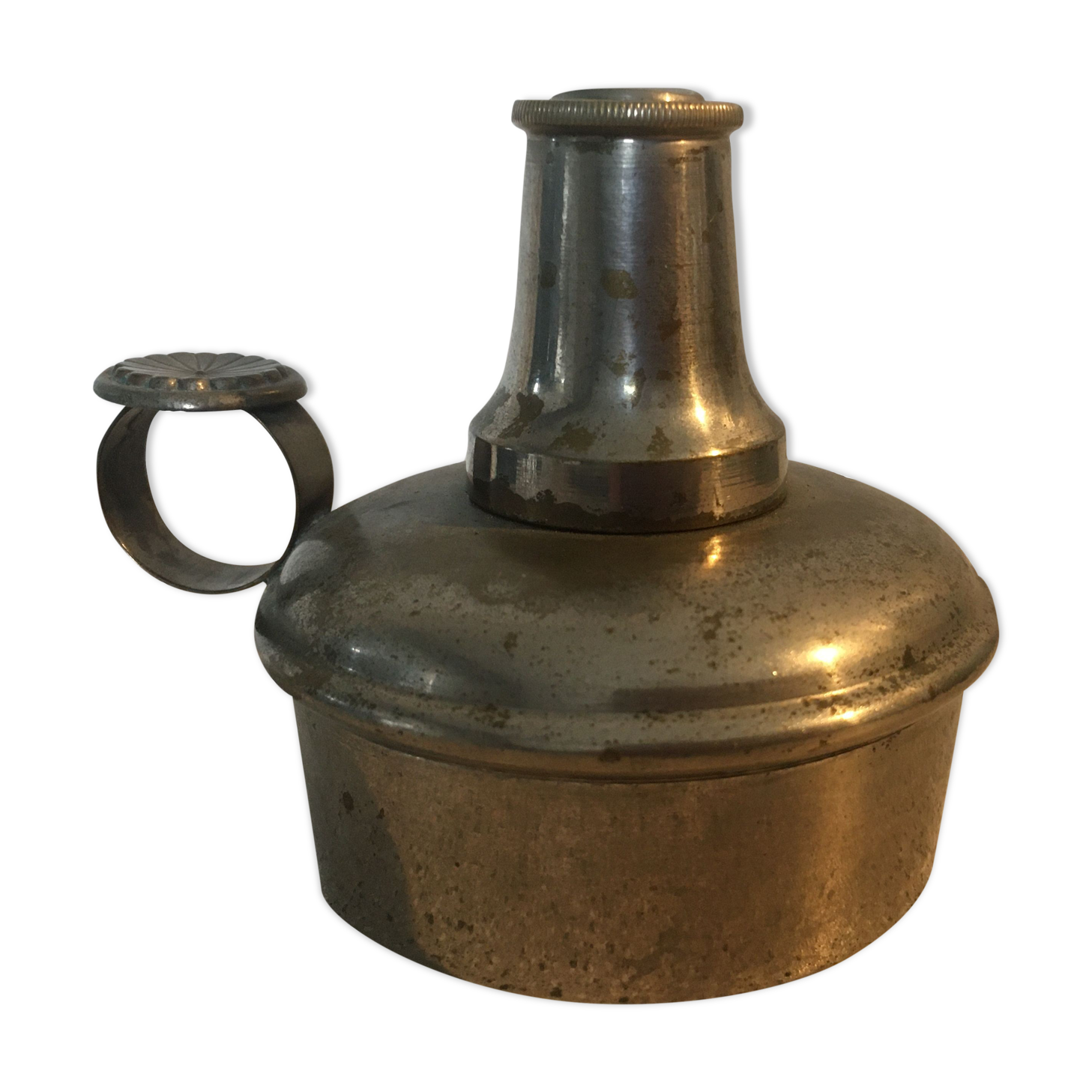 Small gasoline lamp with metal finger