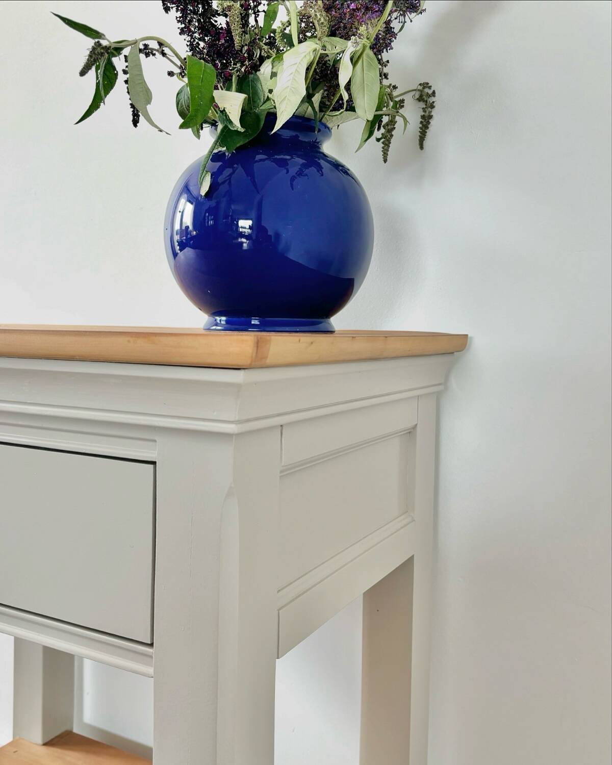 Console, small wooden chest of drawers