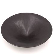 Centre de table noir en céramique sur pied, La Bergerie Vallauris