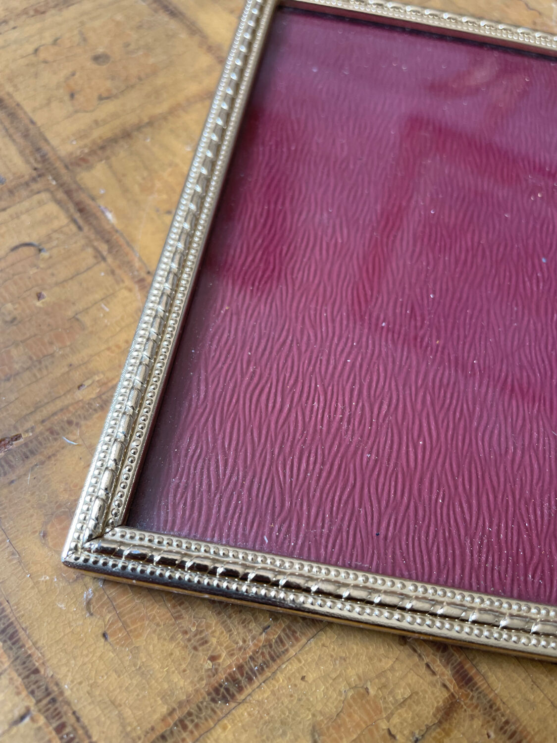 Foldable photo frame