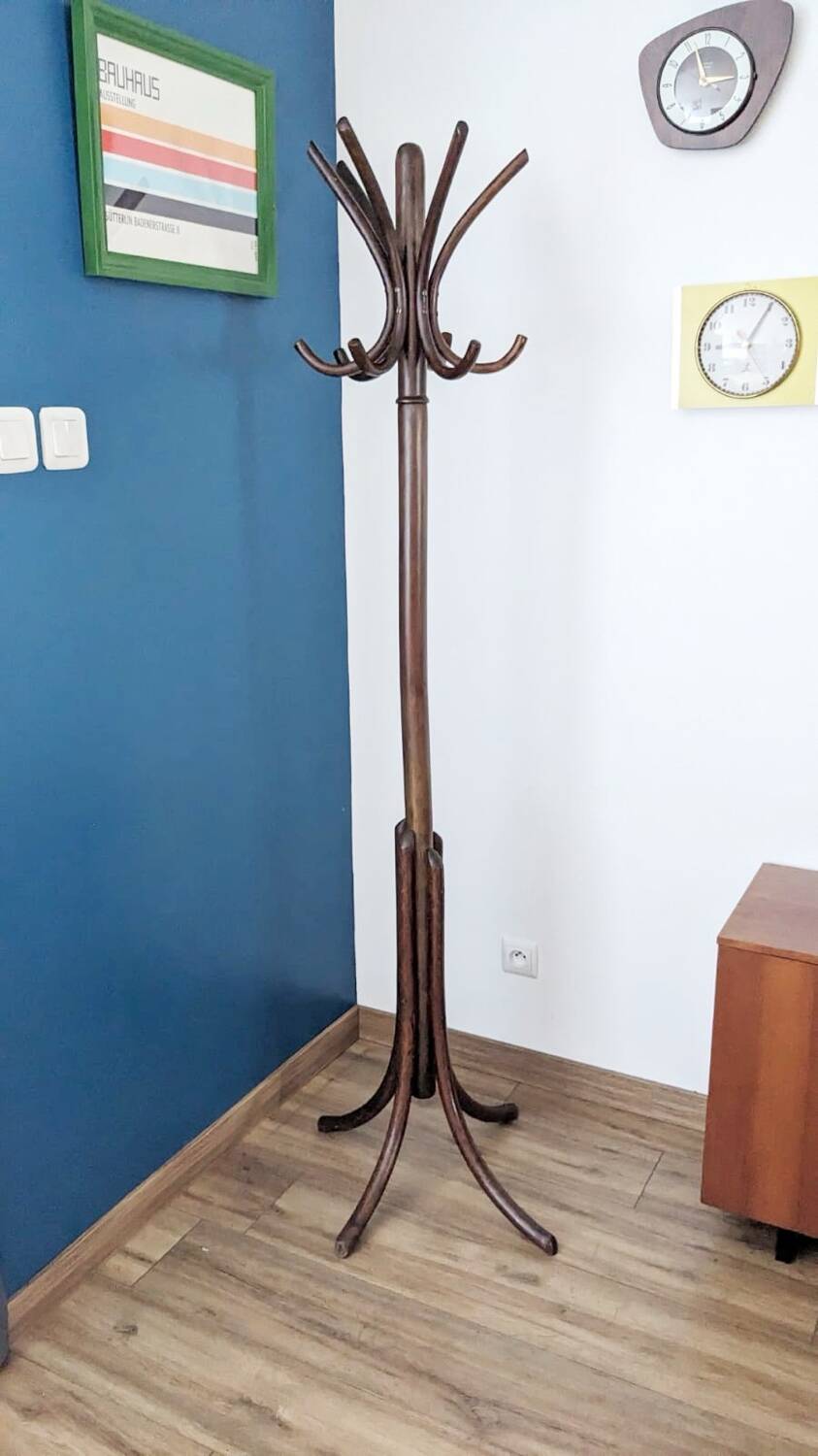 Bistro parrot coat rack