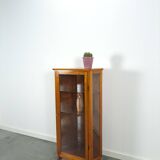 Vitrine d'angle en placage de verre vintage