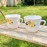 Pair of Arcopal Fleurette cups