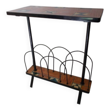 Magazine table