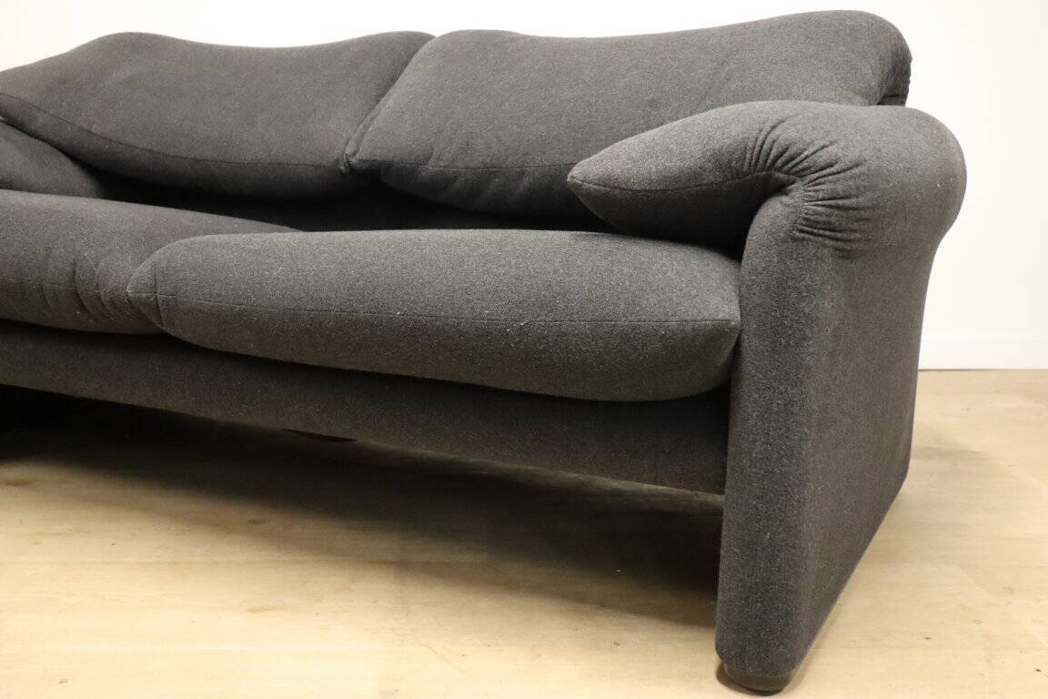 “Maralunga” sofa by Vico Magistretti for Cassina in tweed