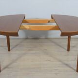 Table extensible en teck du milieu du siècle par Ole Hald pour Gudme Møbelfabrik, années 1970