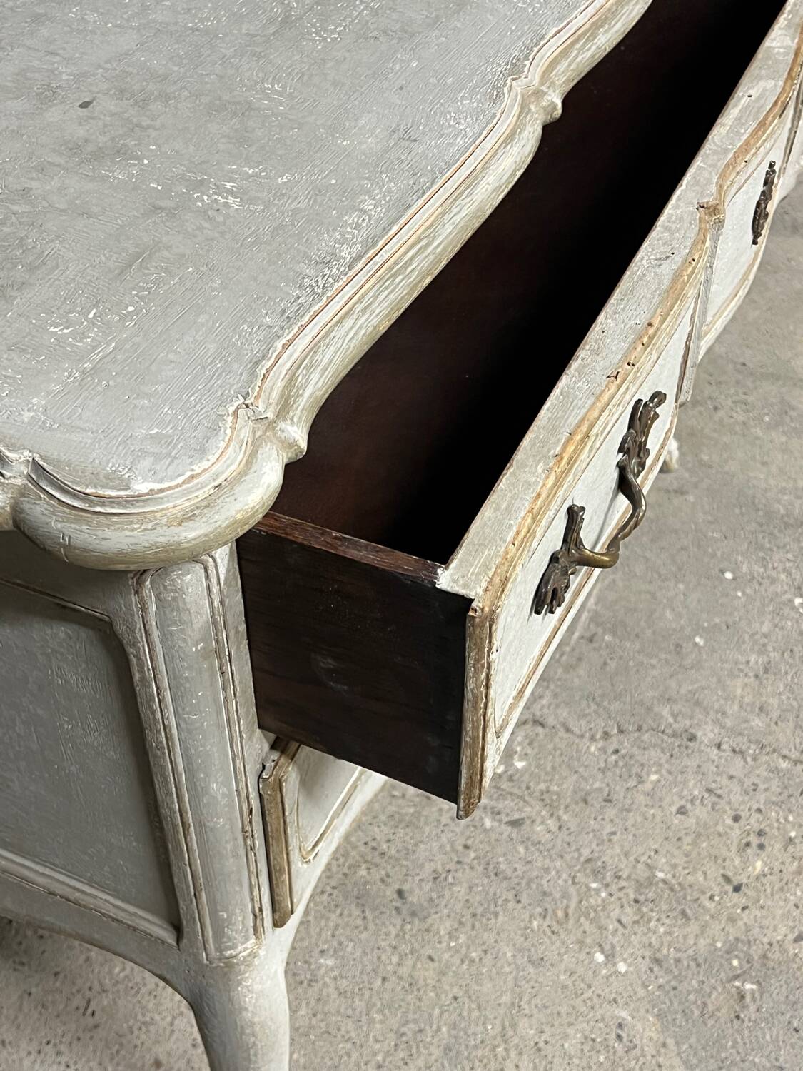 Louis XV style chest of drawers