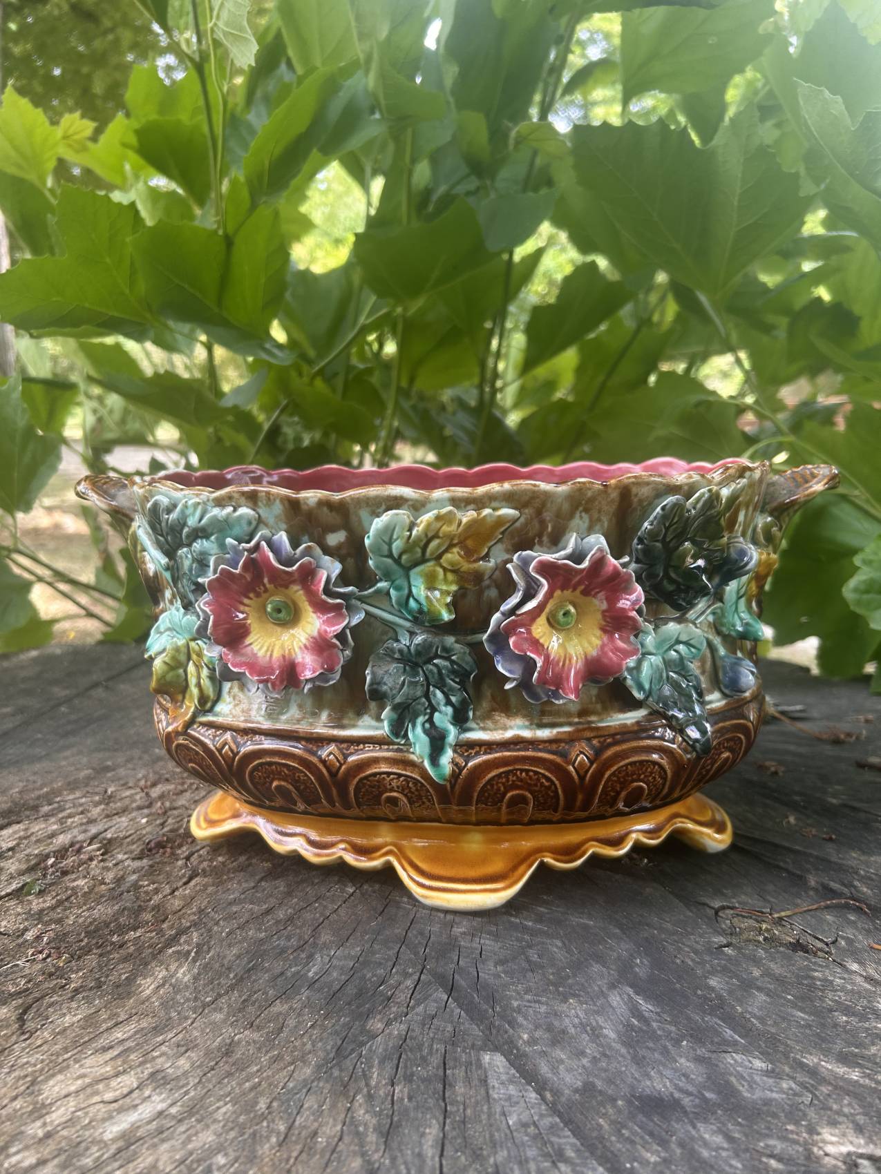 Antique jardinière in barbotine attributed to Onnaing with a floral motif.