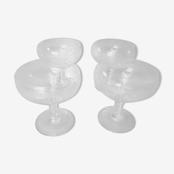 Lot de 4 coupes a champagne vintage en verre grave