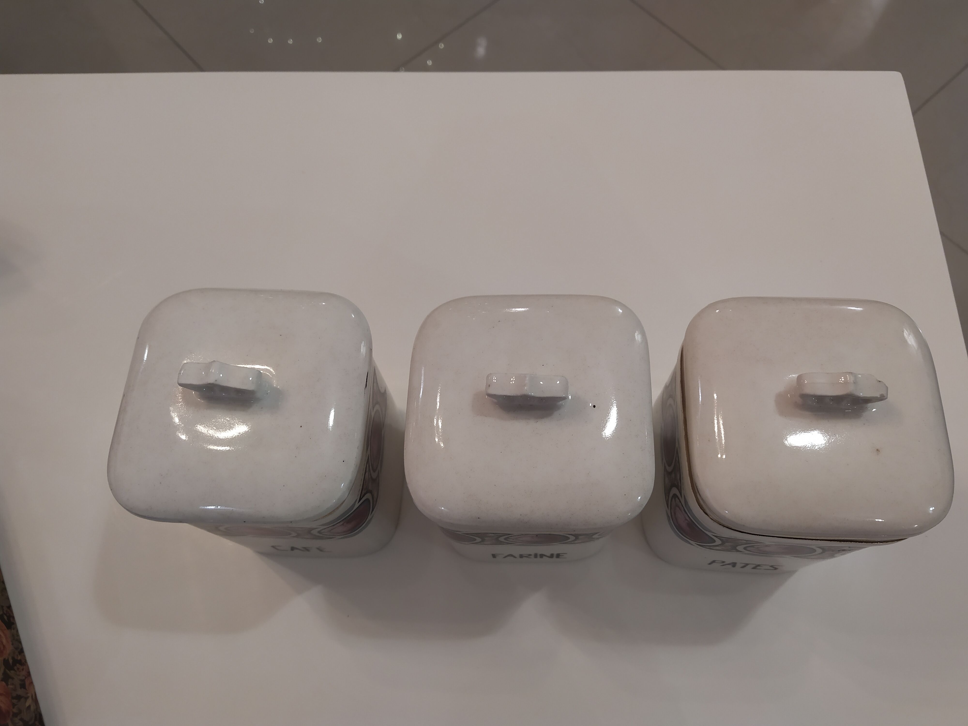 Pots en porcelaine pour cuisine