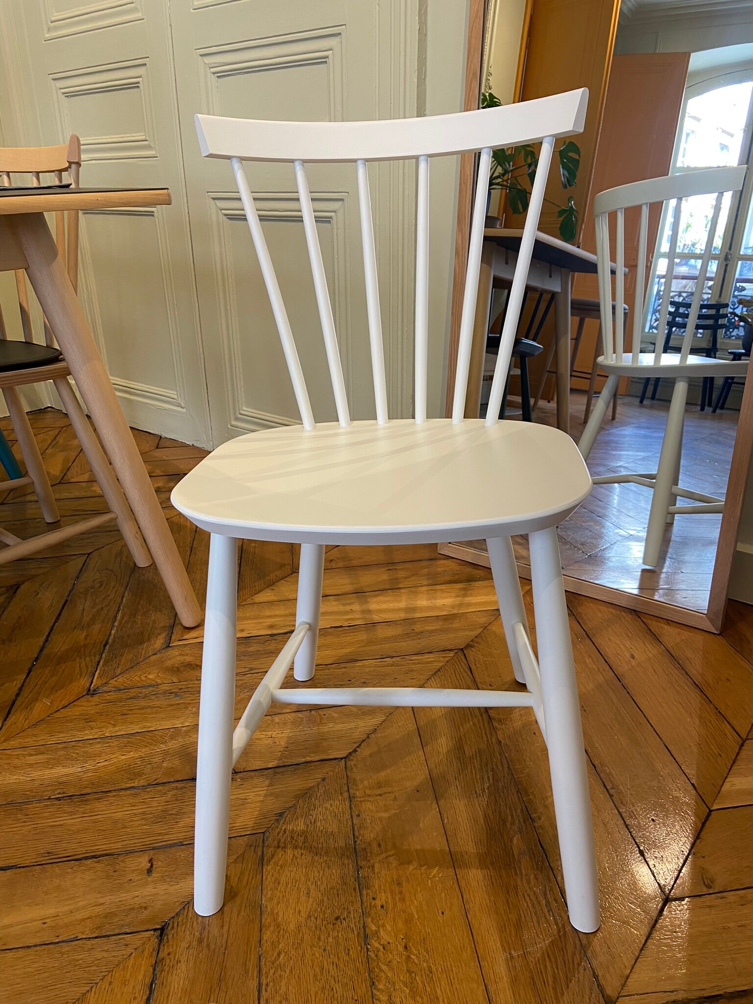 Chaise J46 FDB Mobler blanche