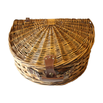 Oval wicker picnic basket vintage