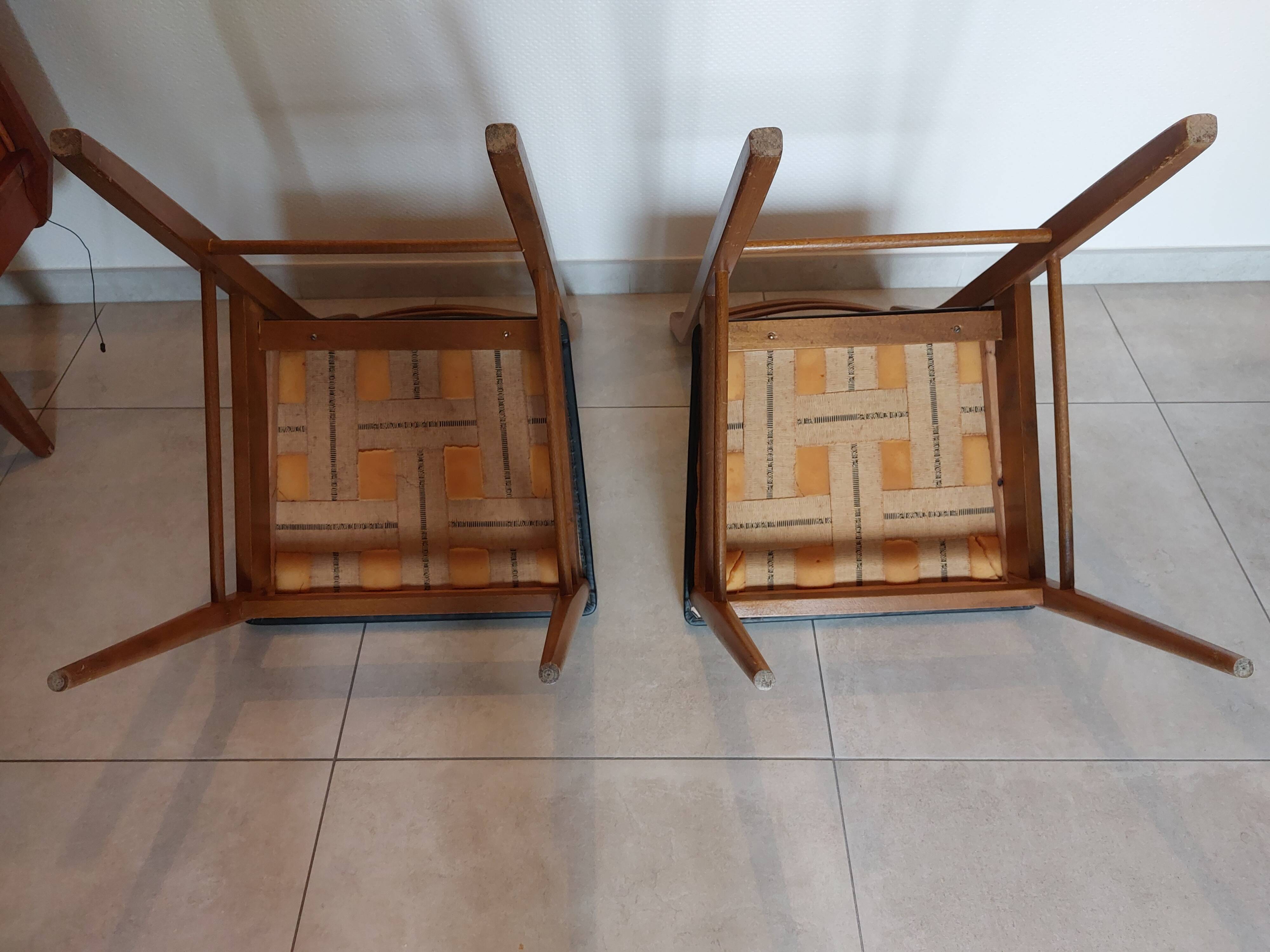 2 Scandinavian chairs