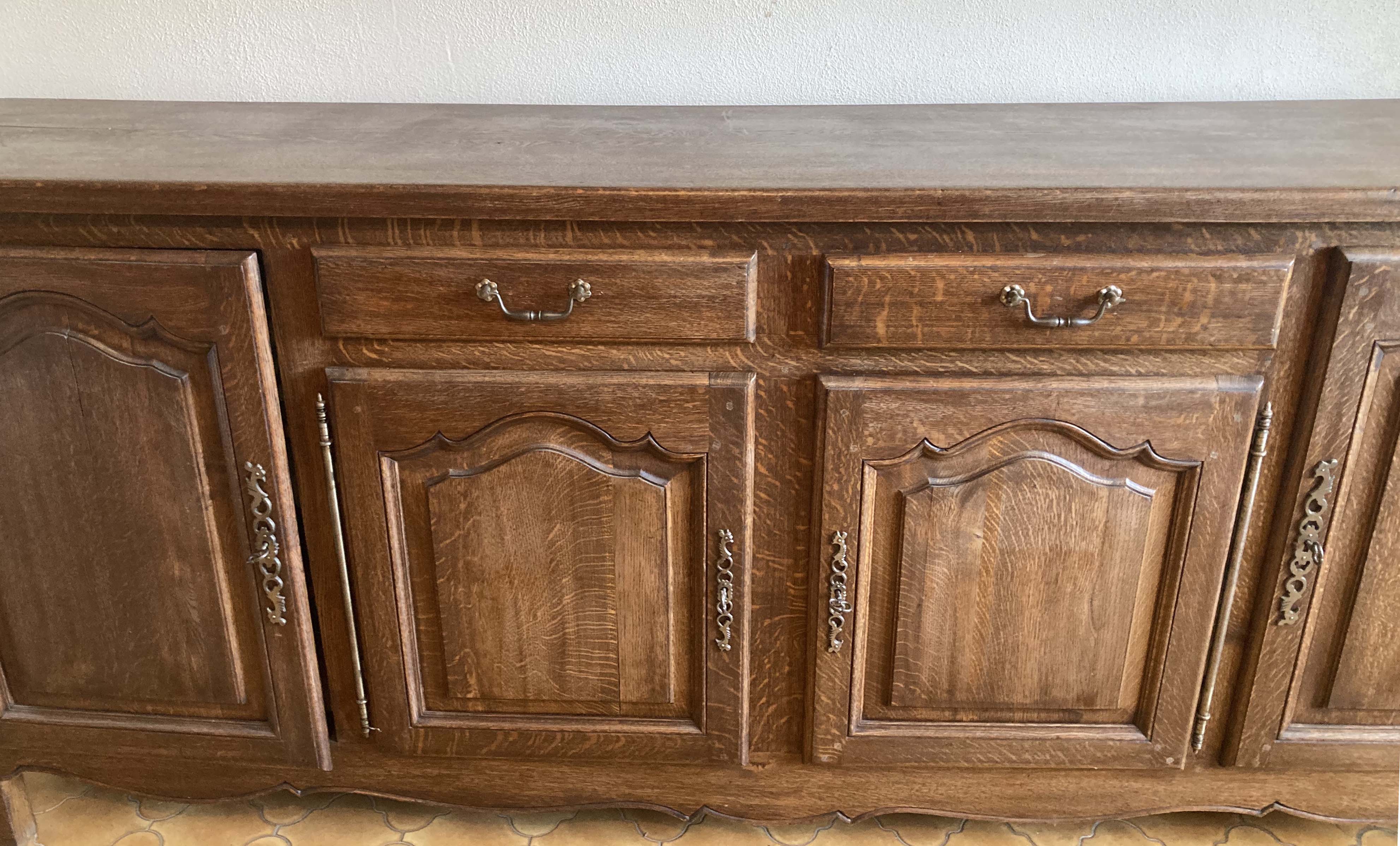 Low buffet in solid chene 4 doors