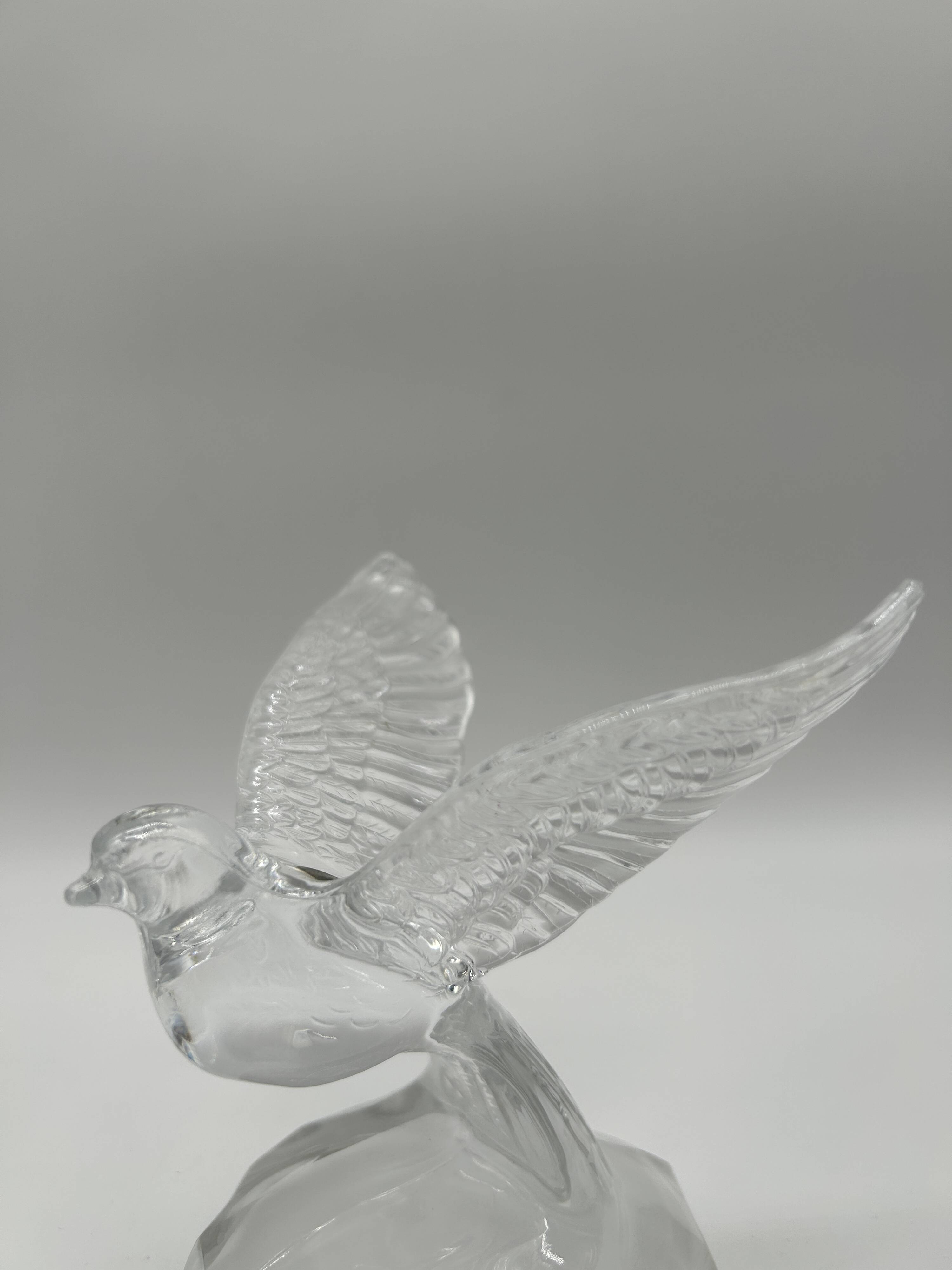 Crystal dove from Arques