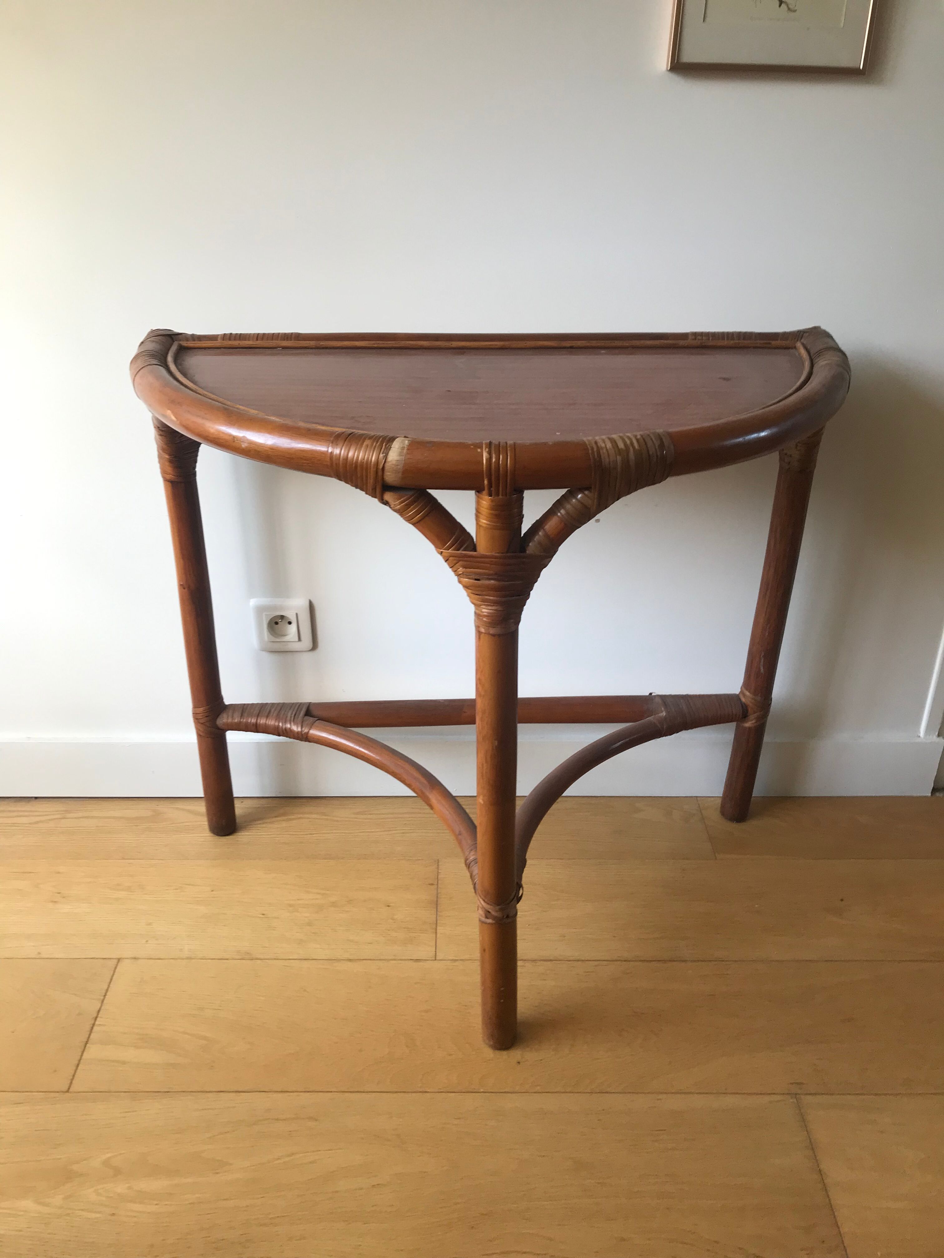 Rounded rattan console