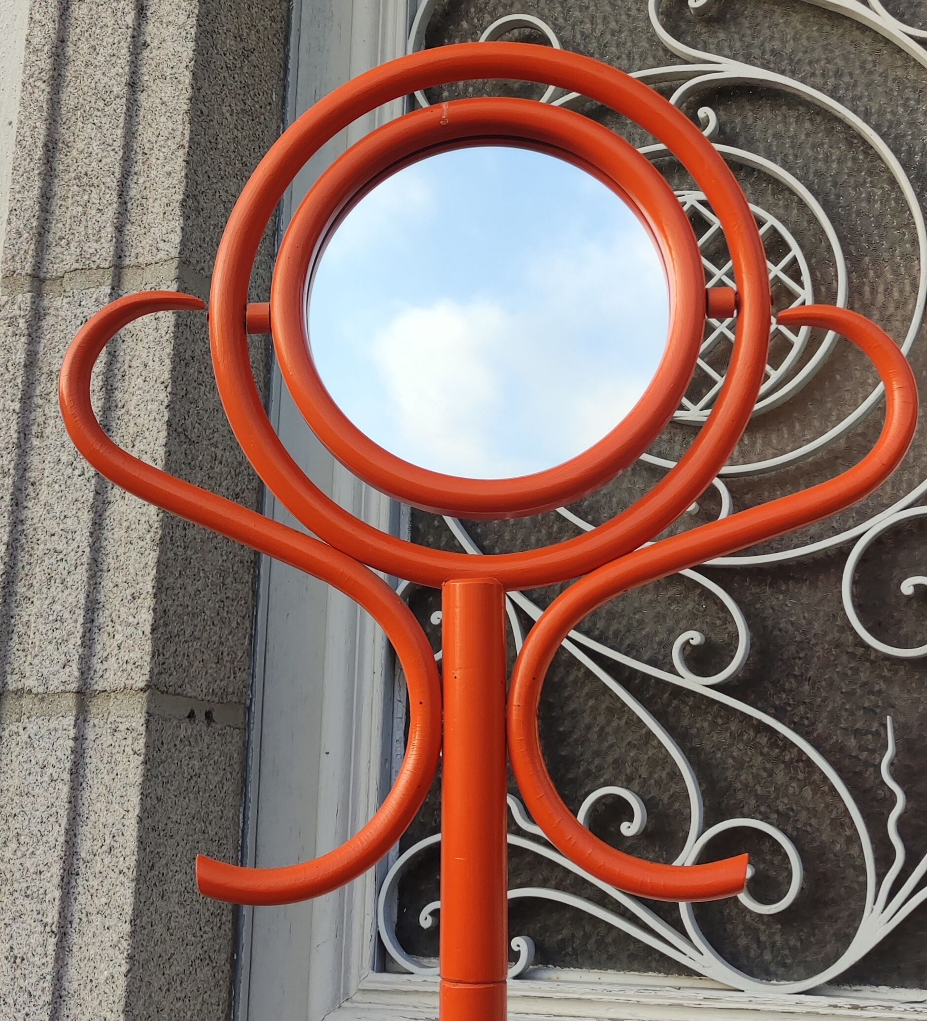 Mirror coat rack on foot