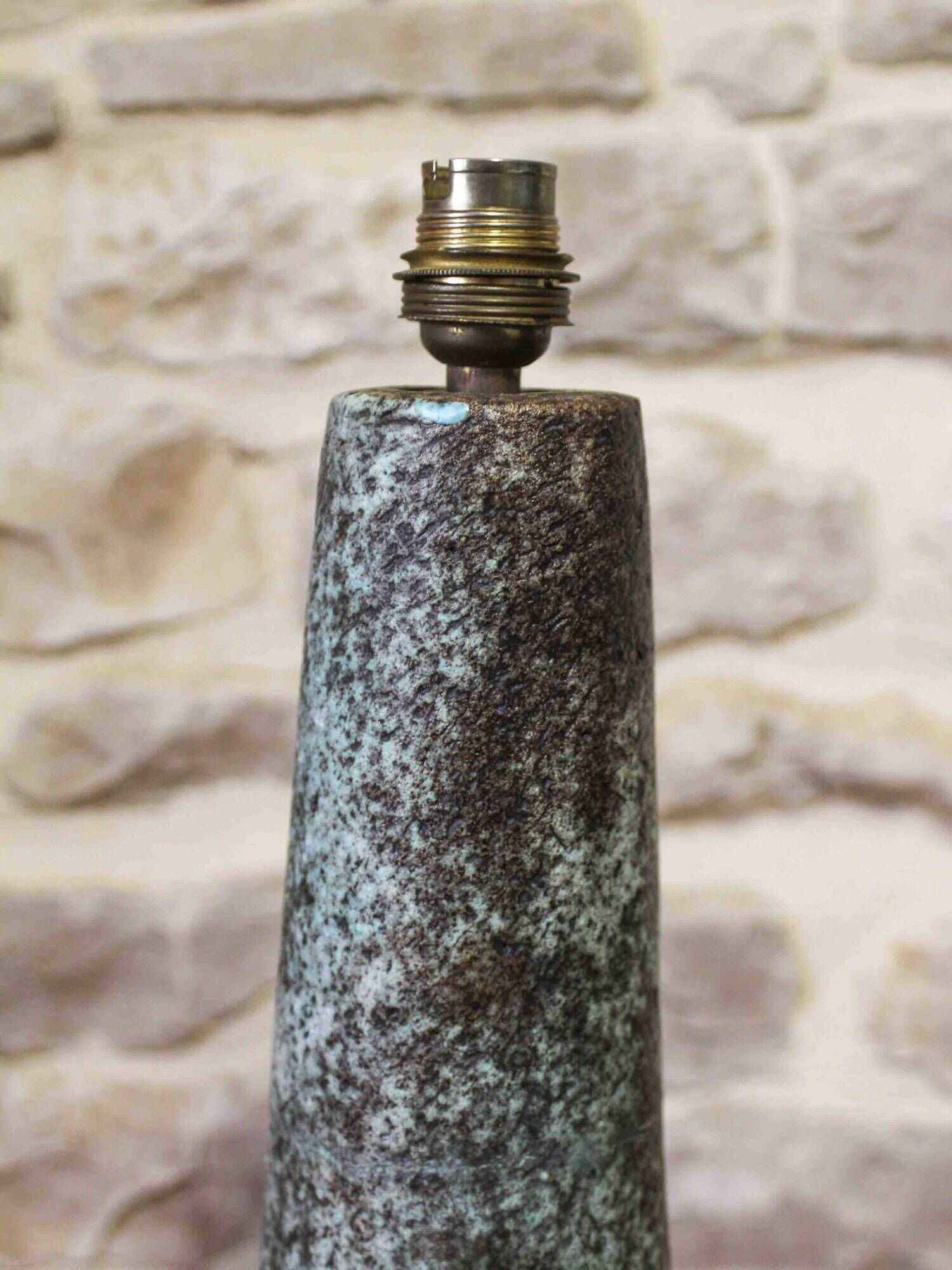 Large ceramic lamp base with dual lighting