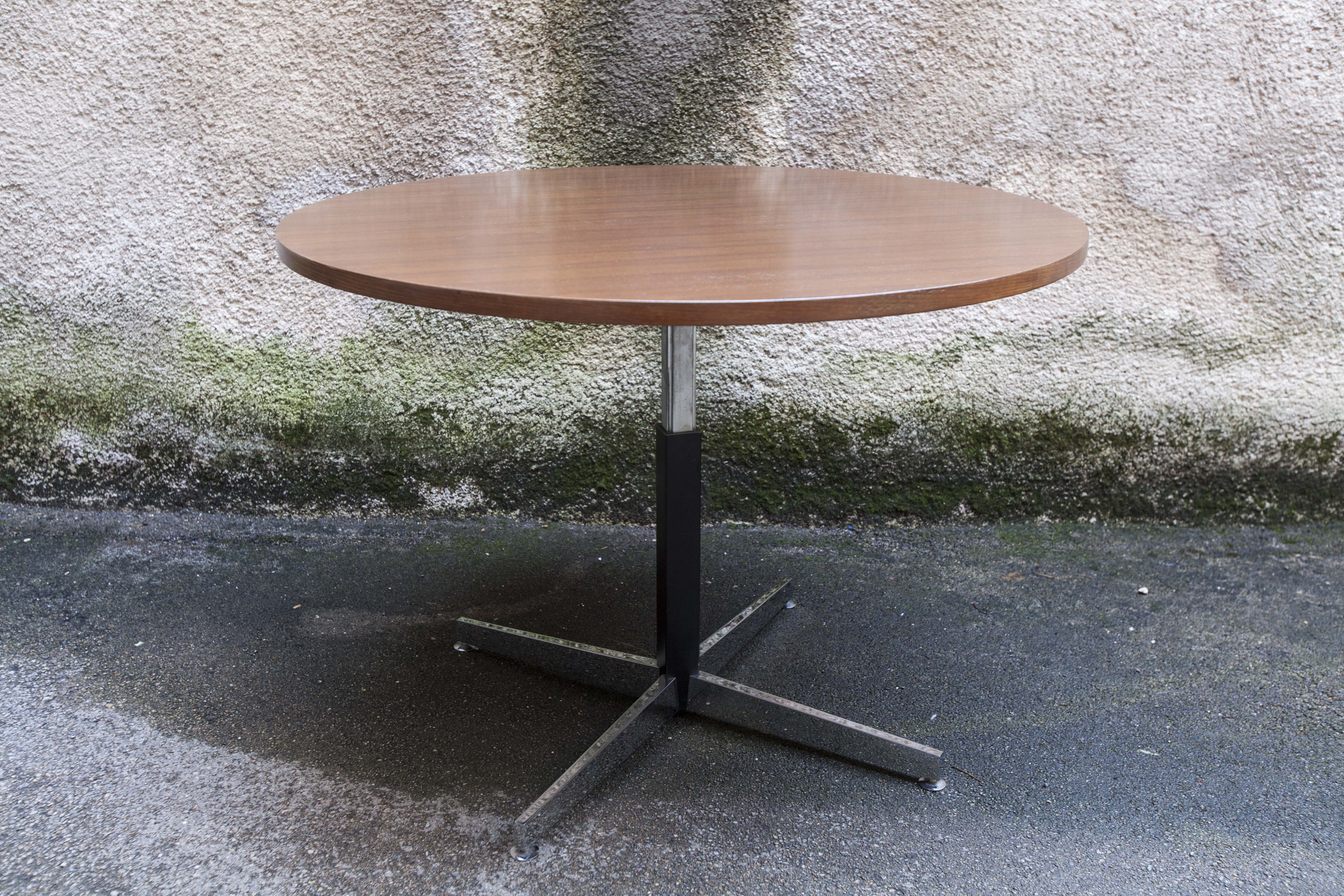 Table up and down restored 1960