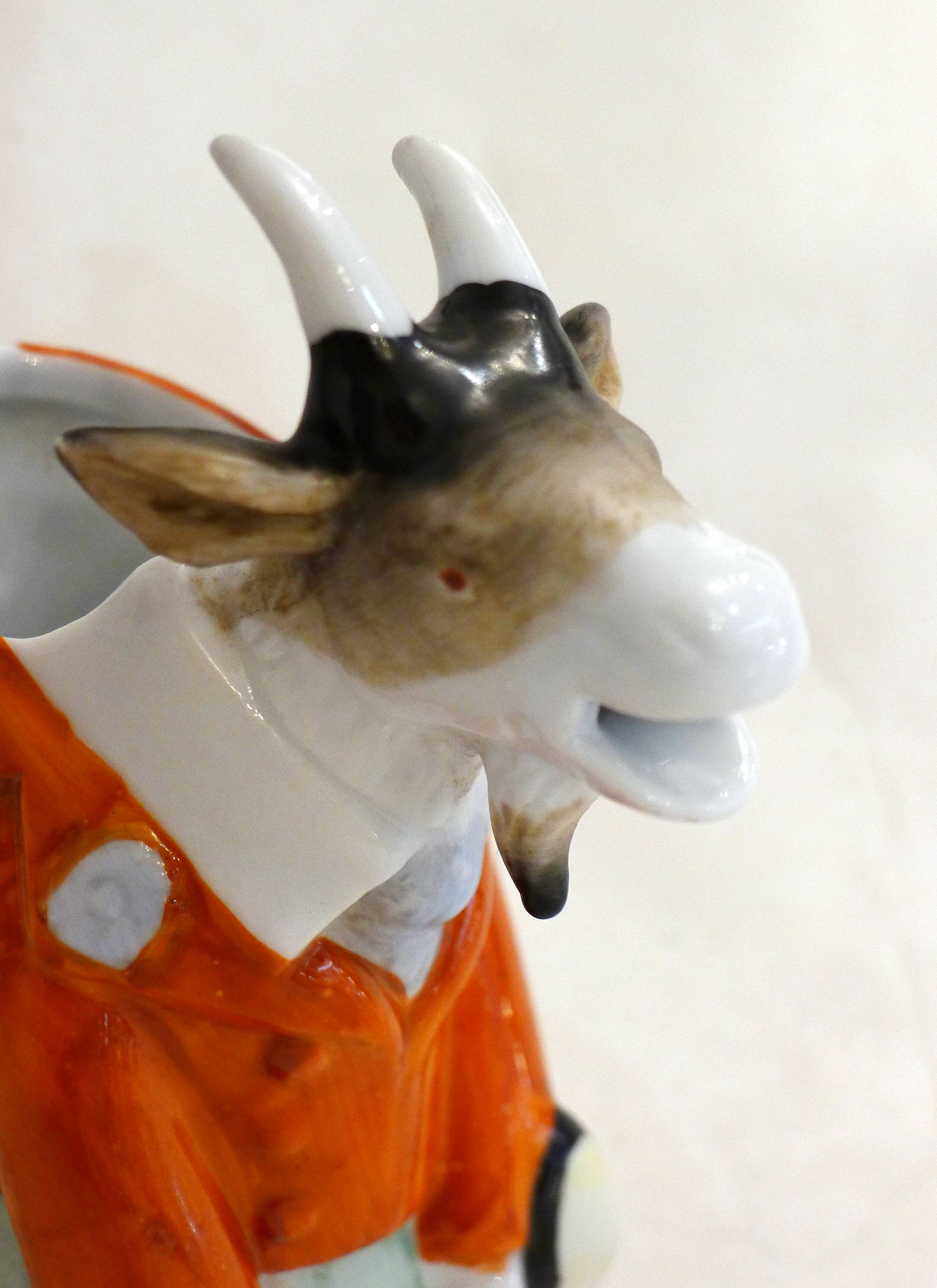 Petit pichet verseuse Chèvre en porcelaine allemande 1920'