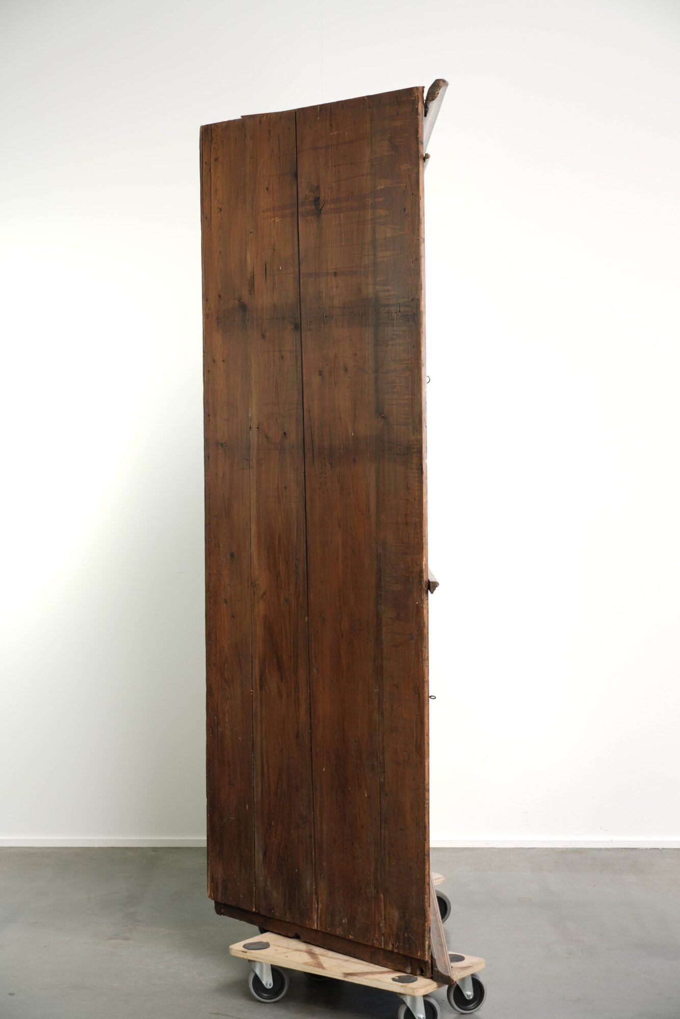 Practical old pine Dutch corner cabinet with nice details and patina
