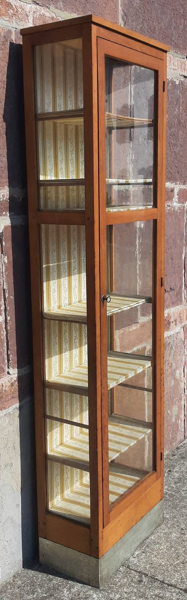 Display cabinet (Height 2.10m)