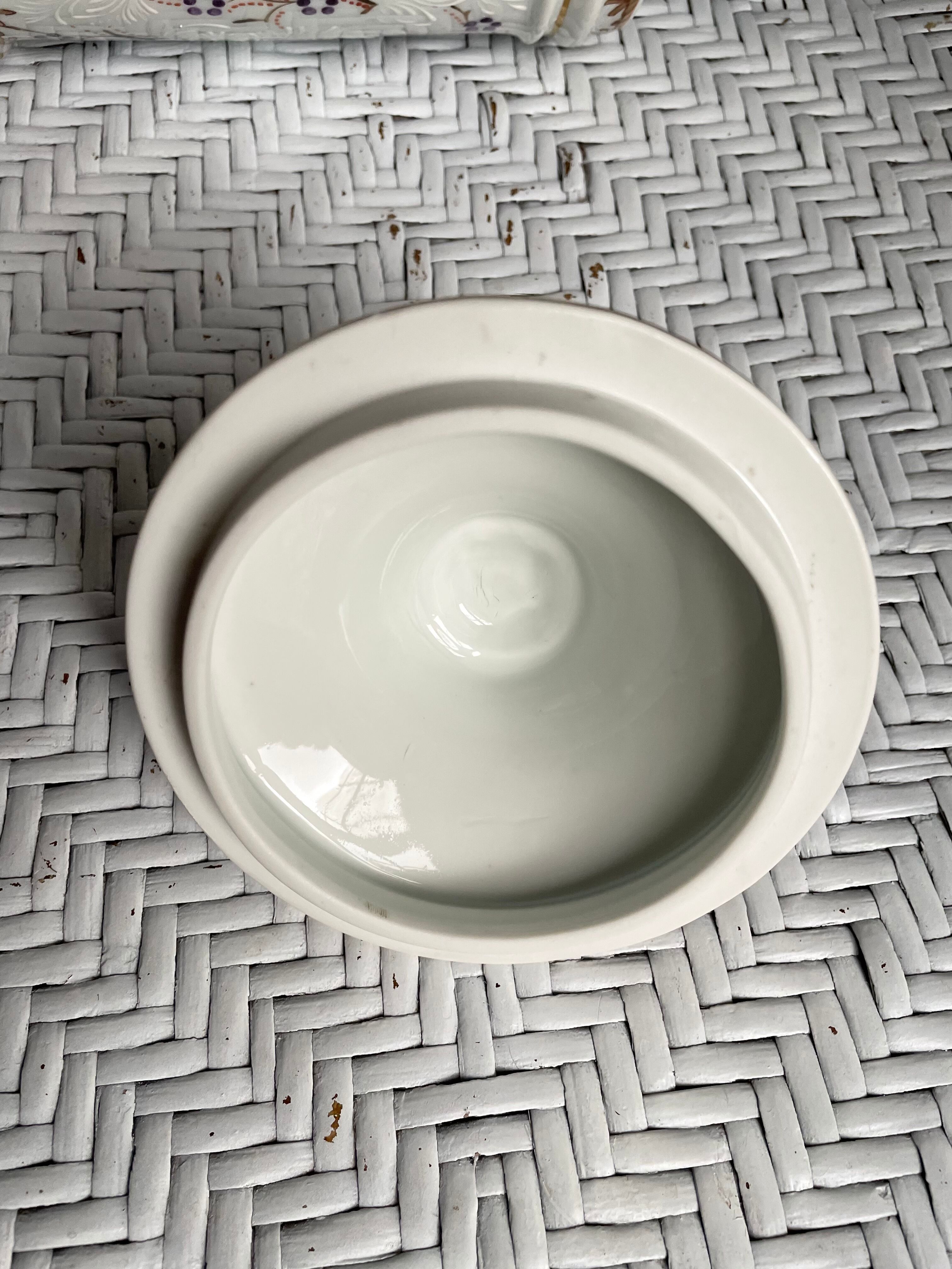 Twentieth century Paris porcelain pharmacy pot