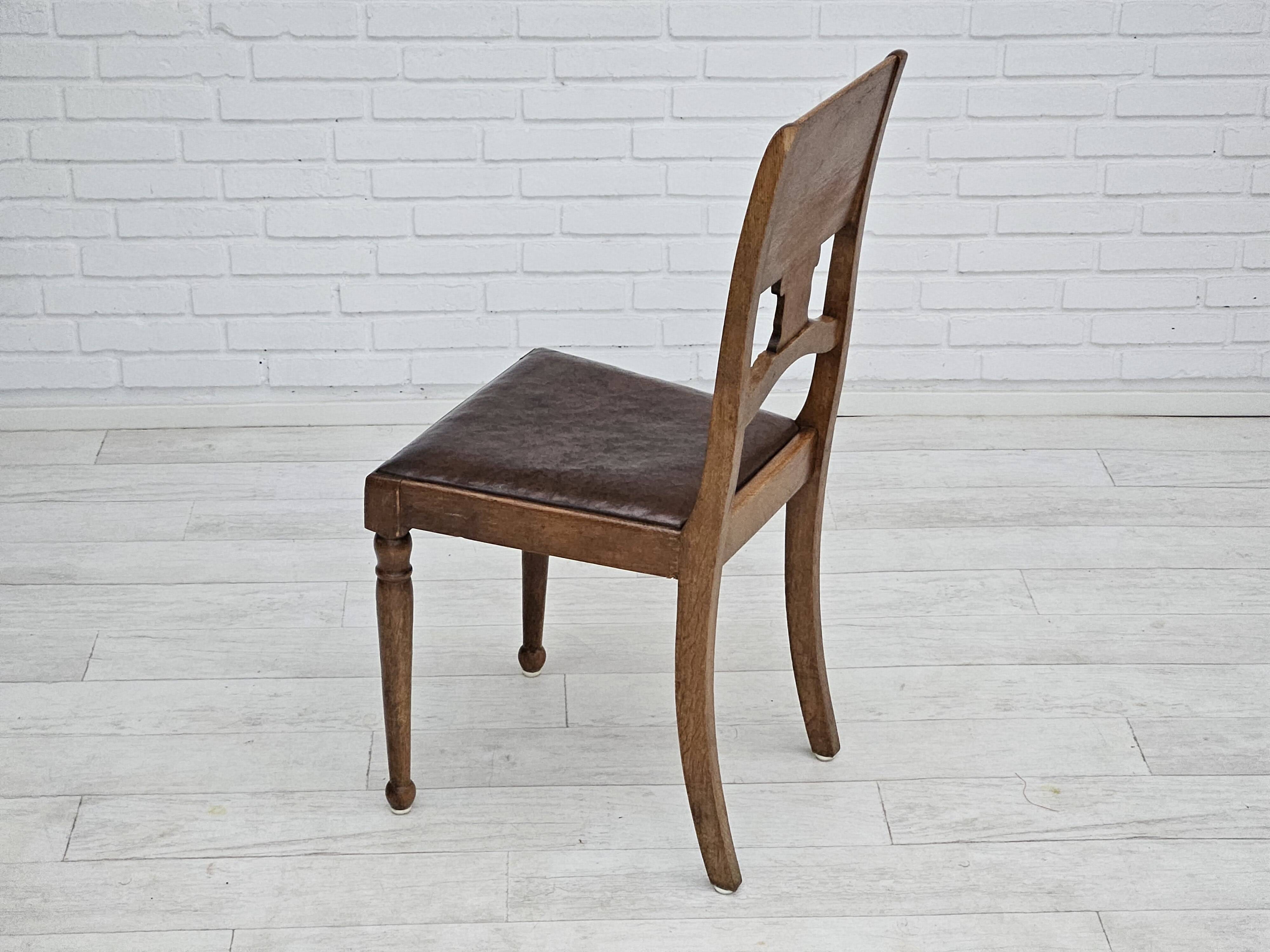 Suite de 6 chaises scandinaves années 30, bon état d'origine.