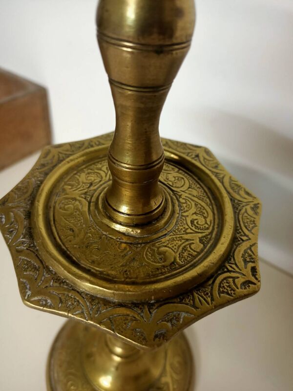 Bougeoir ancien en bronze