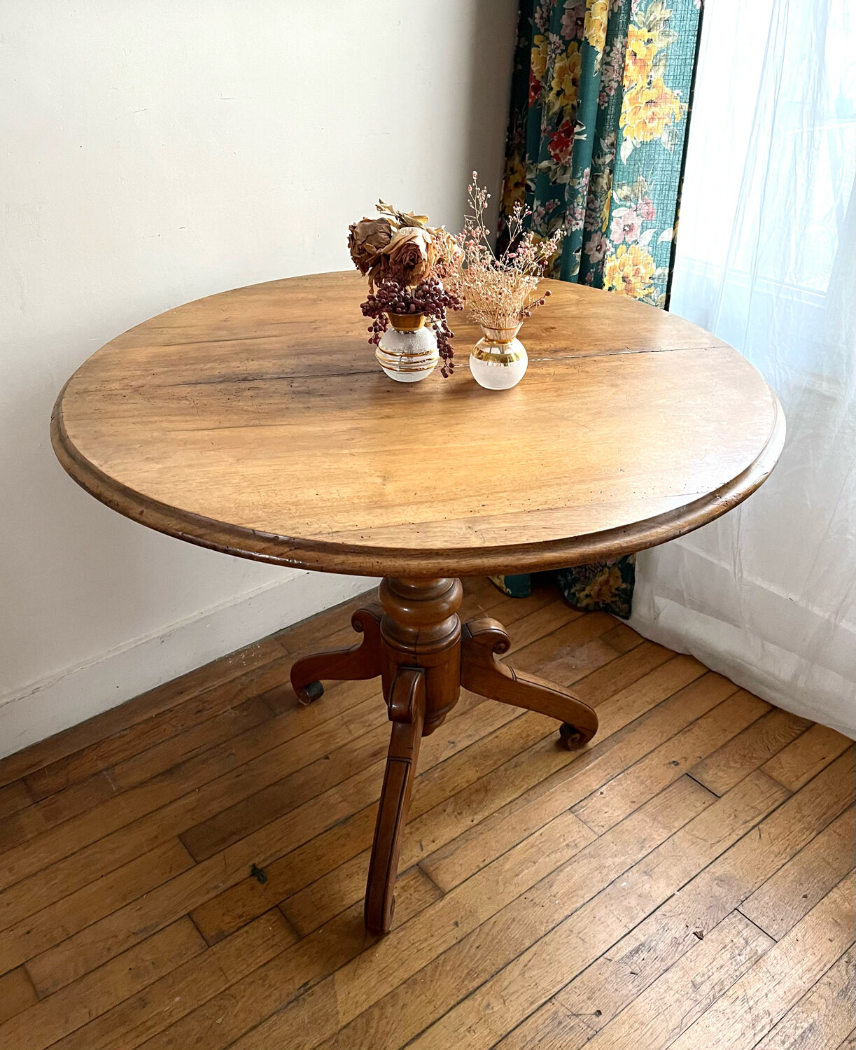 Louis-Philippe Round Table