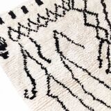 Moroccan Berber rug Azilal ecru and black 2.08x1.33m