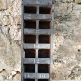 Small workshop shelf unit