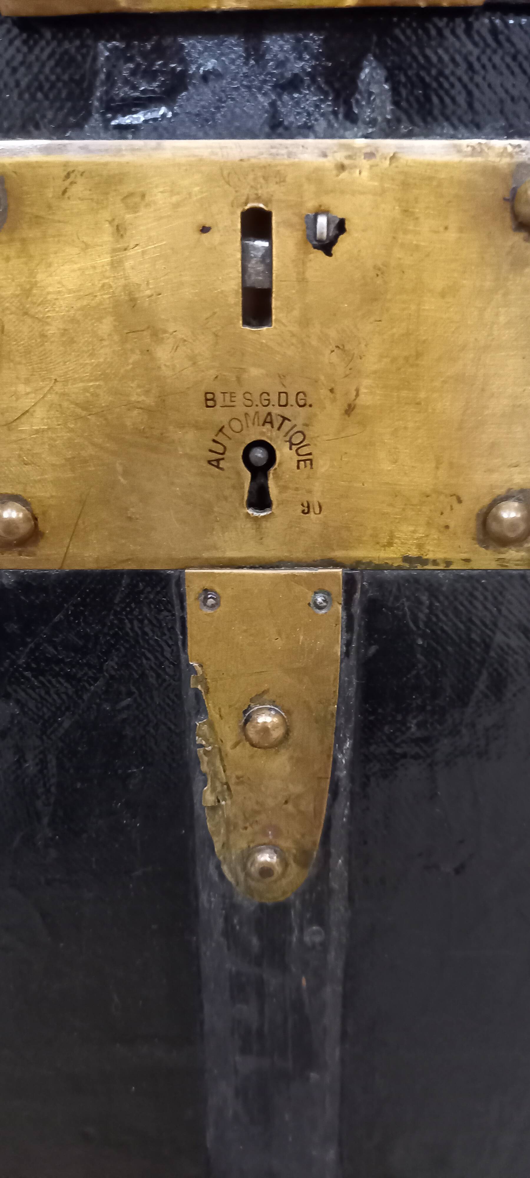1900s travel trunk