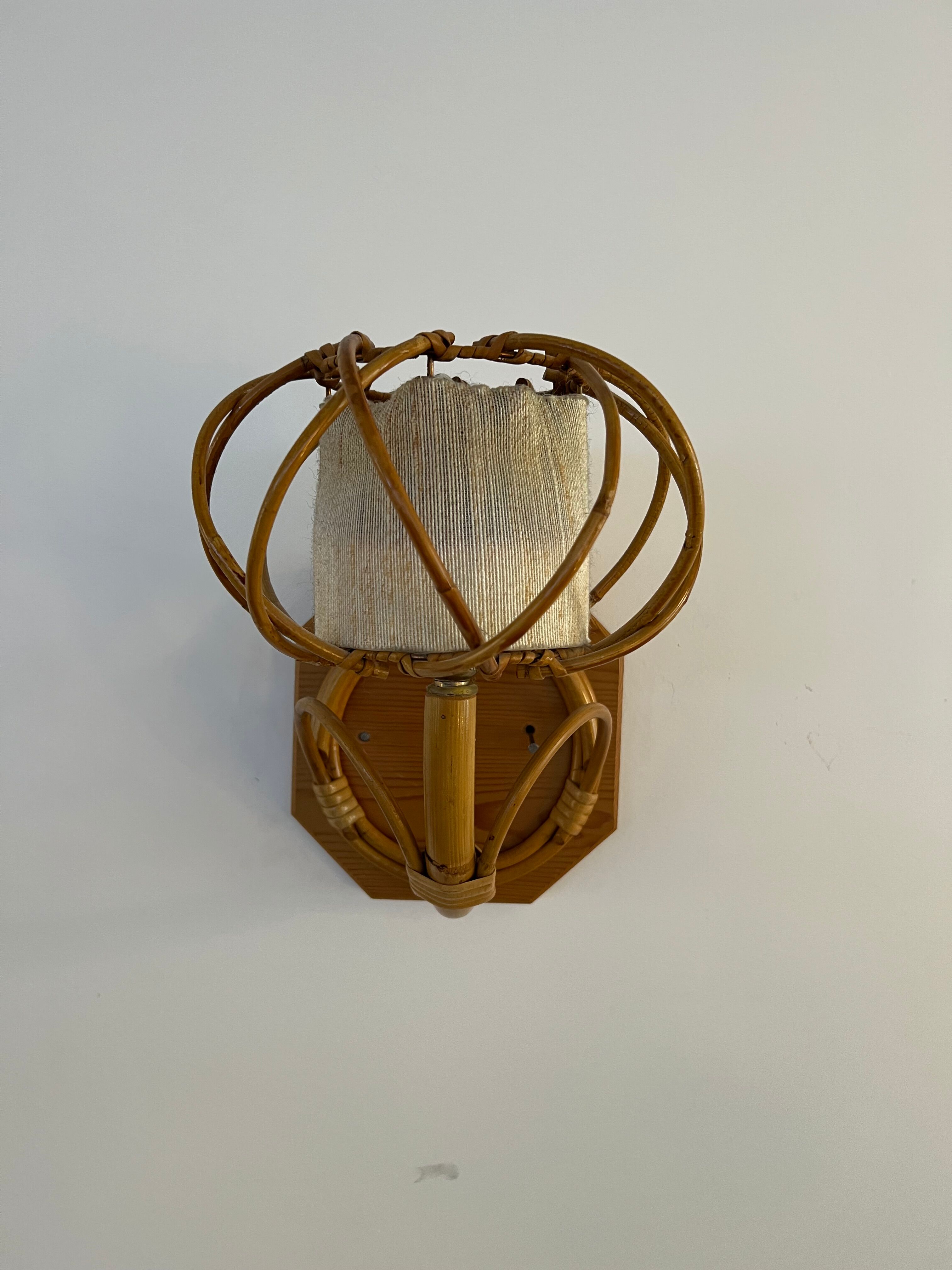 Vintage rattan wall lamp