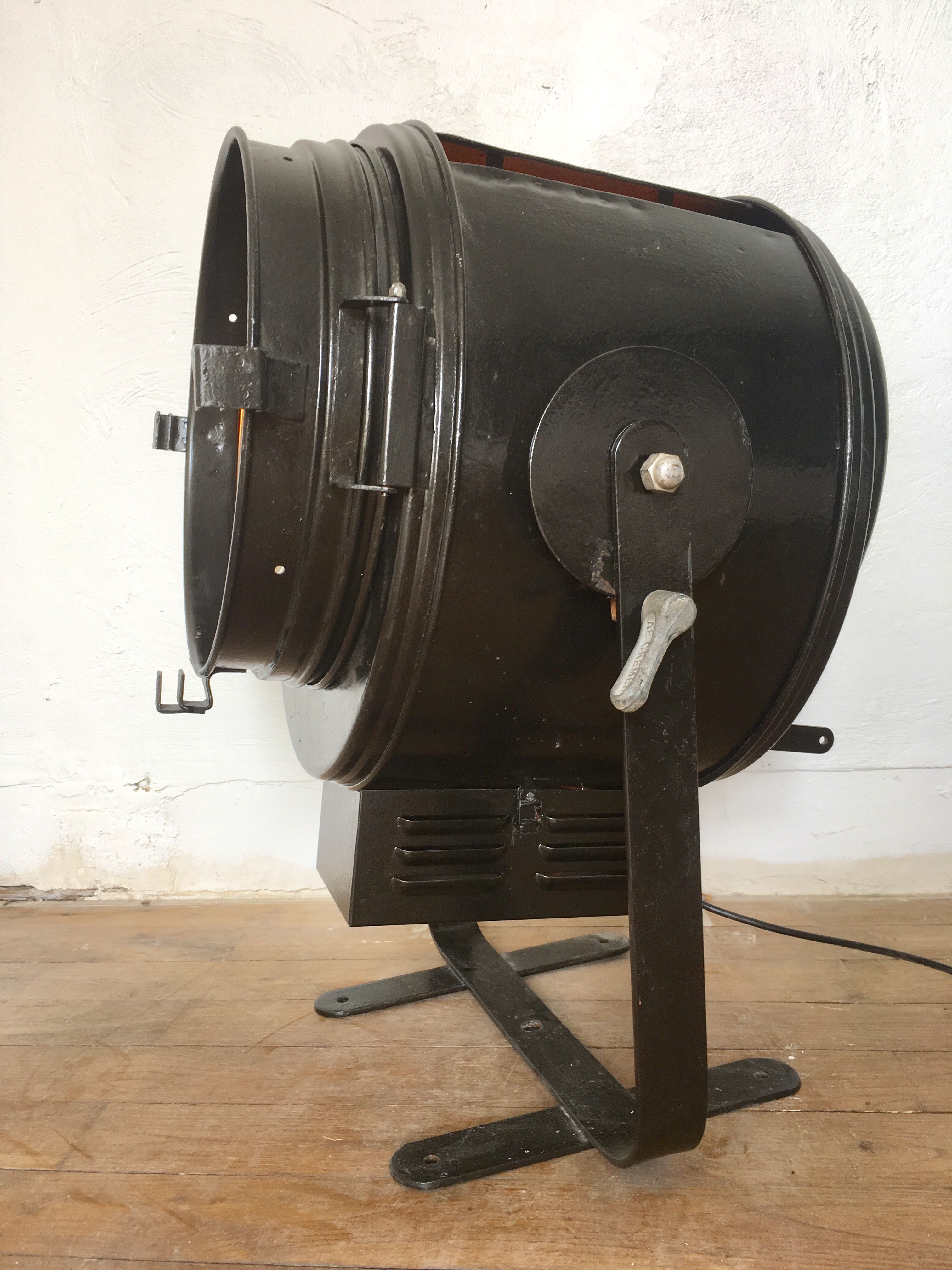 Cremer 2kw vintage cinema projector
