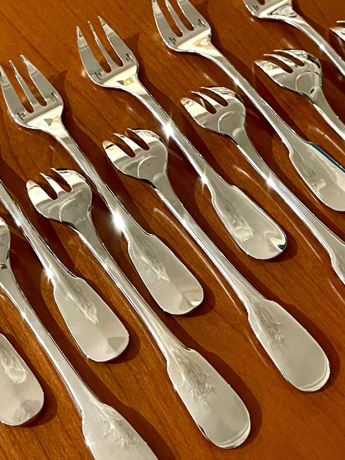 Christofle Cluny 12 oyster and shellfish forks