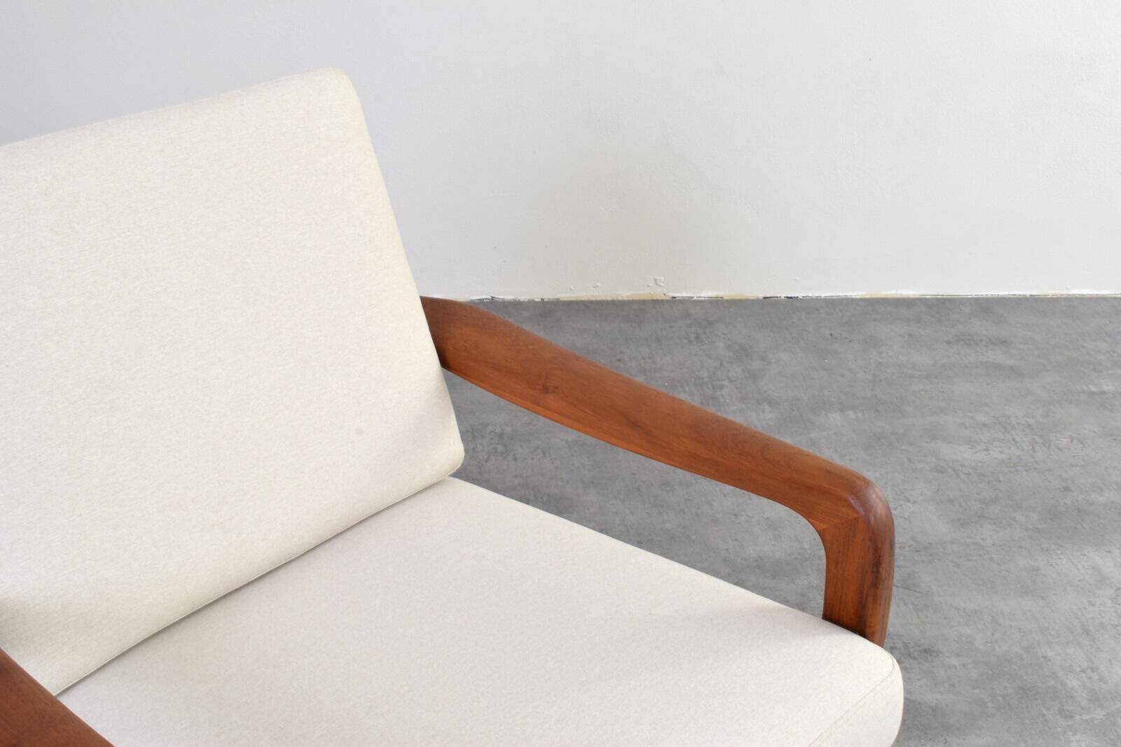 Lounge chair by Juul Kristensen and danich teak lounge chair, set of 2