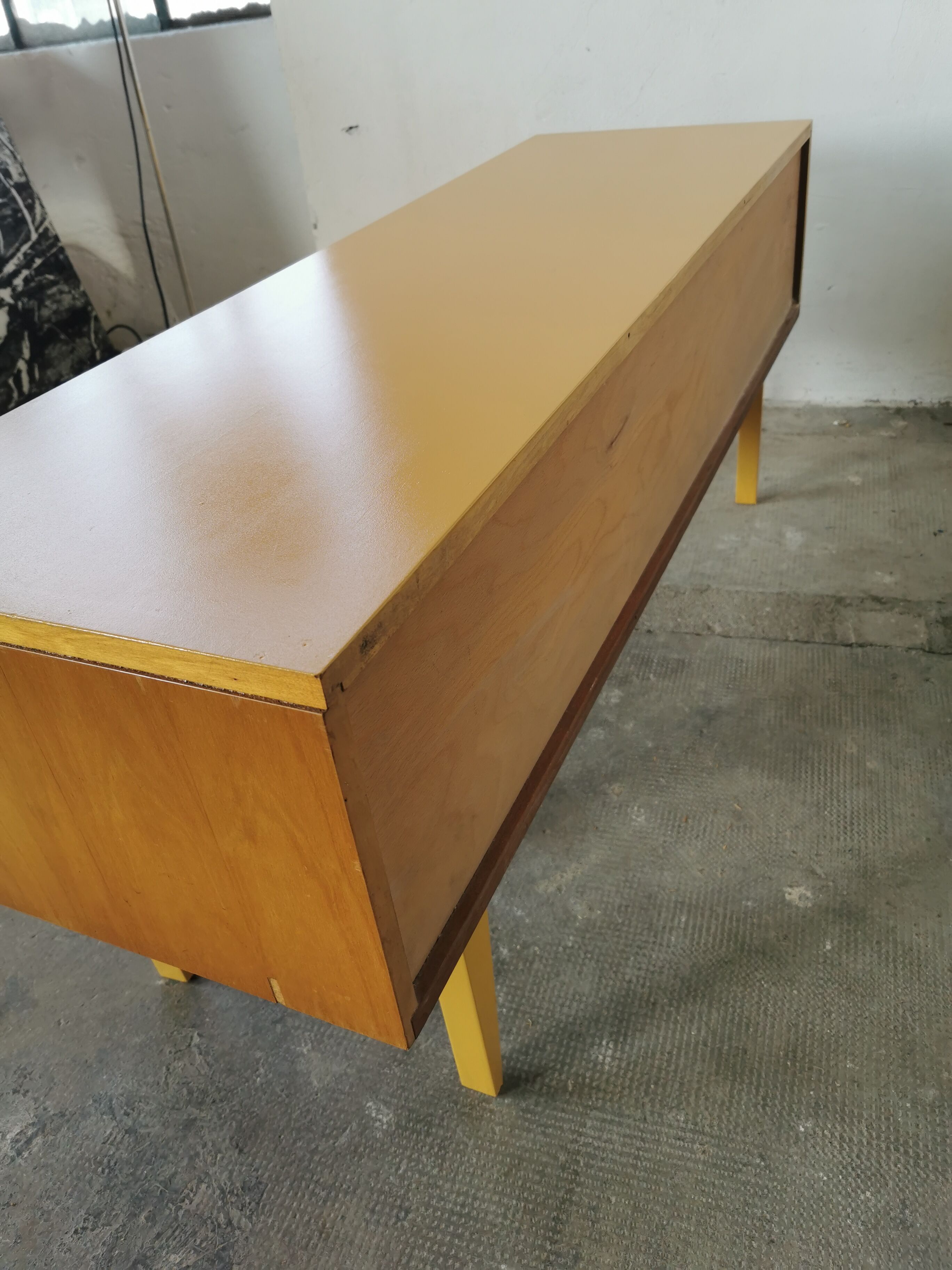 Vintage bass row 1970