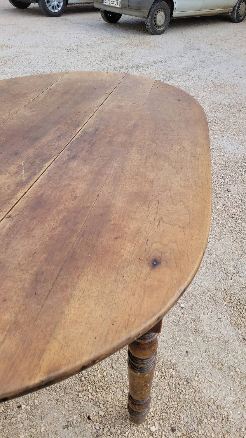 Oval Burgundy Farm Table in solid oak 19th