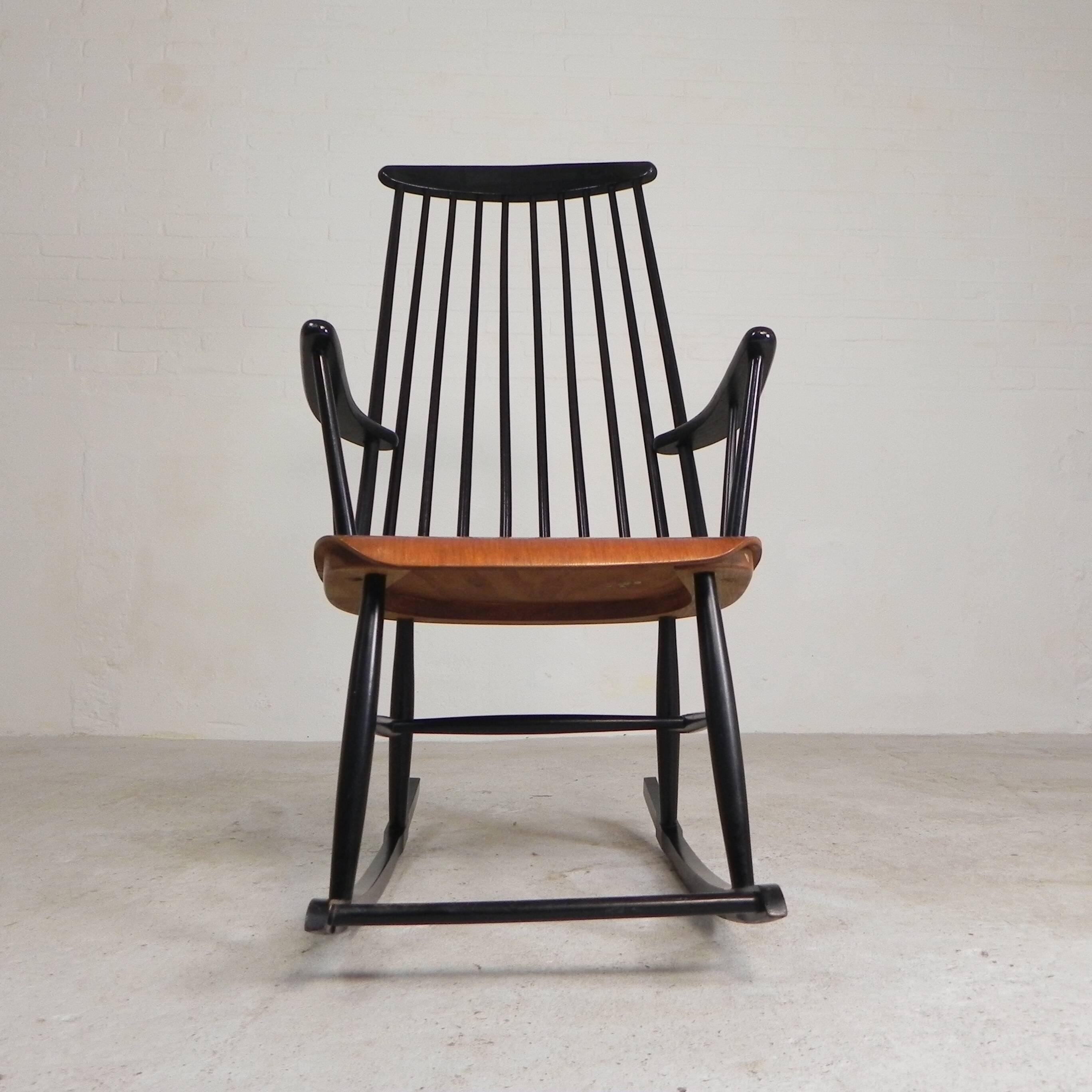Spindle chair, rocking chair