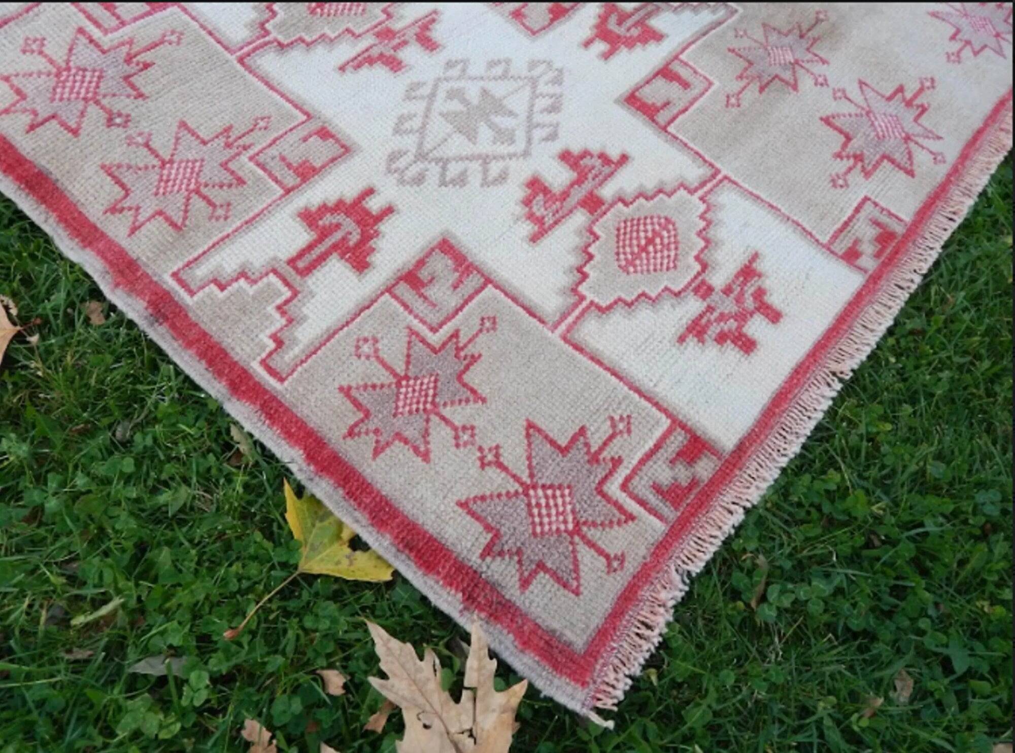 Vintage Turkish Oushak rug 146x183 cm