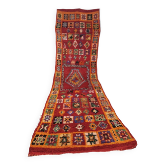 Tapis berbère marocain artisanal rouge fait main