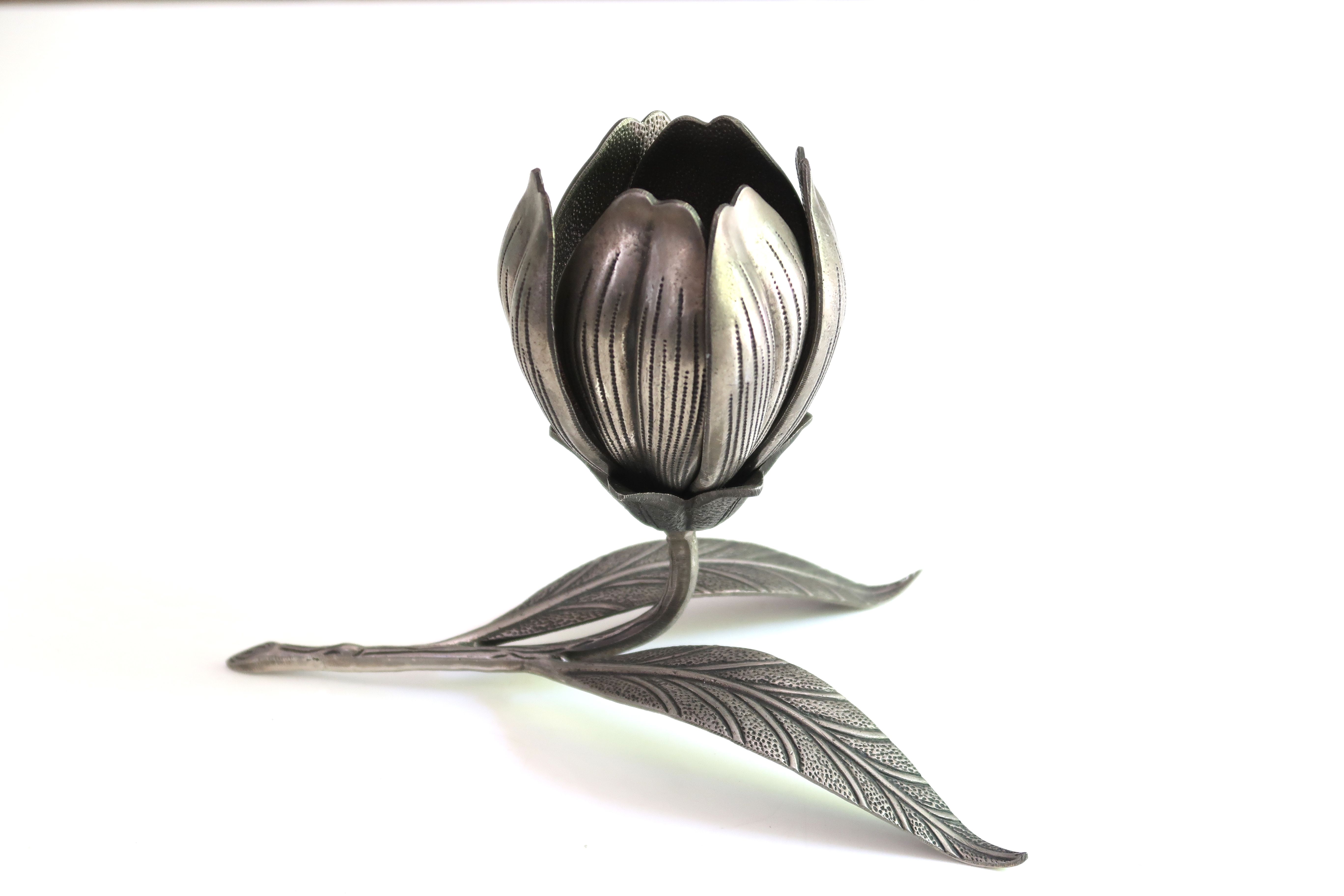 Silver metal ashtray flower, 6 petals, 60s