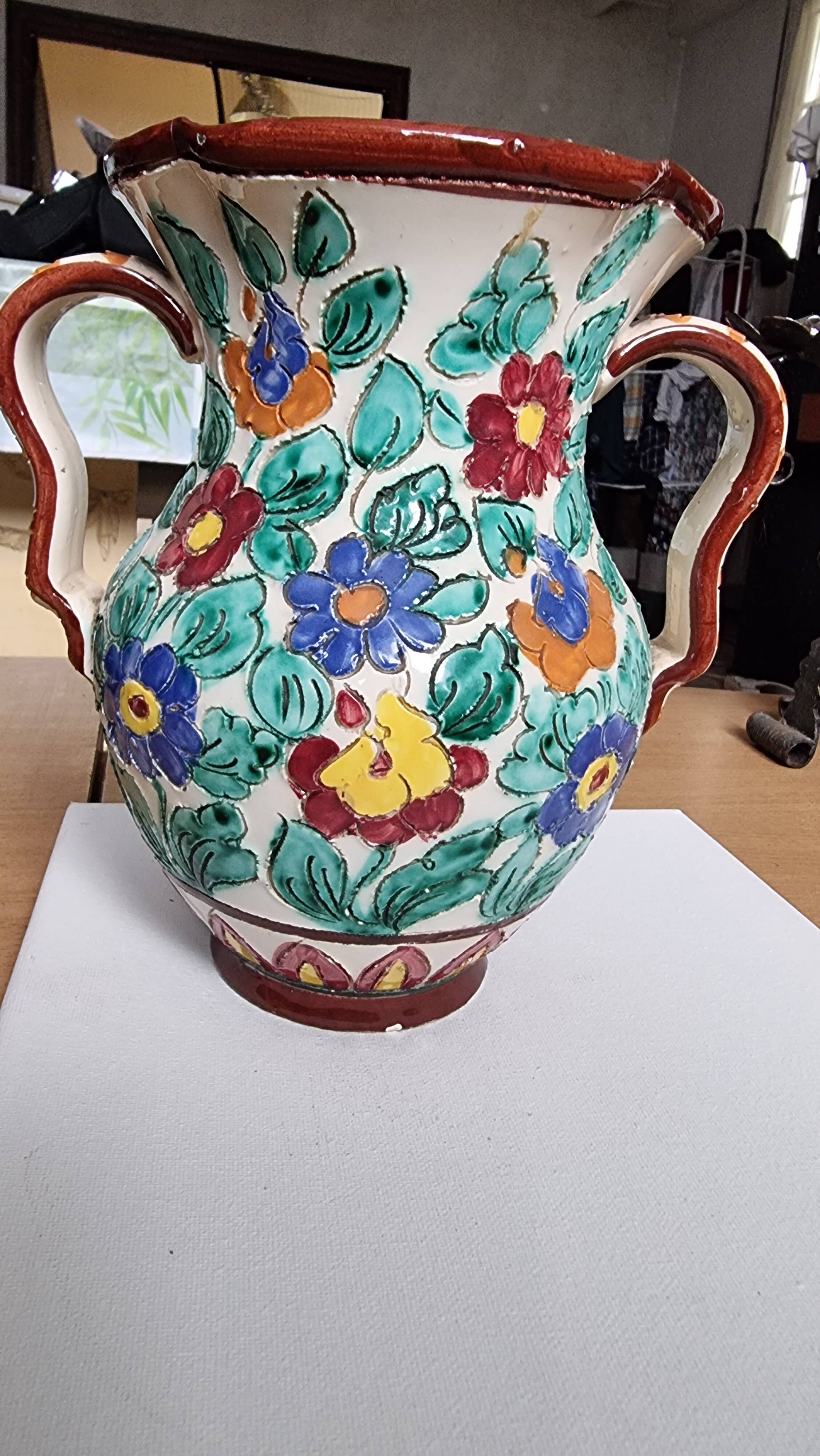 Ansé vase, Monaco, floral decoration