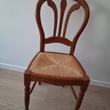 Round table in cherry wood